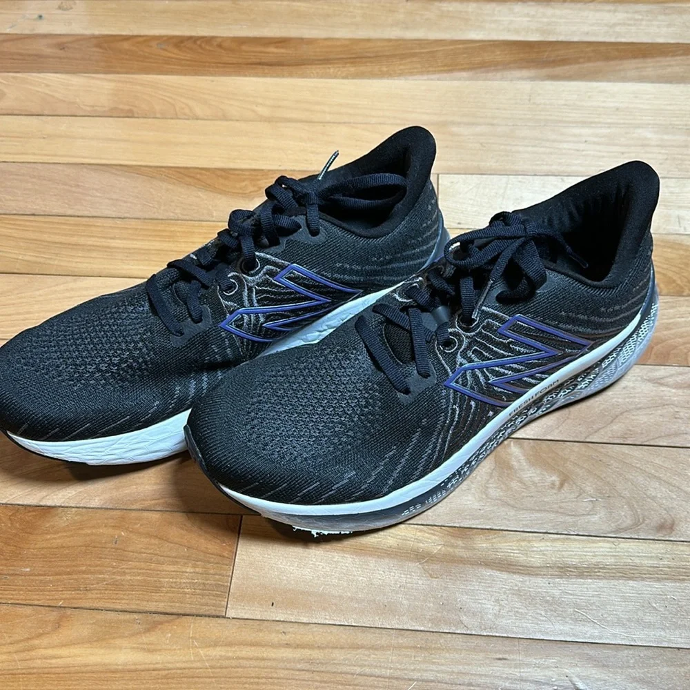 New bala sneakers - Picture 3 of 8